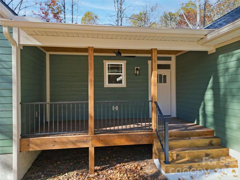 1462 Brightwater Road, Hendersonville, NC 28739.  MLS# CAR4312363, YatesRealty ID 19238. 
