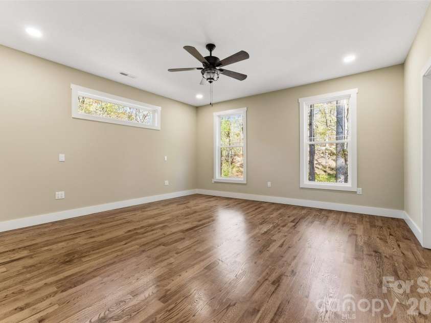 1462 Brightwater Road, Hendersonville, NC 28739.  MLS# CAR4312363, YatesRealty ID 19238. 