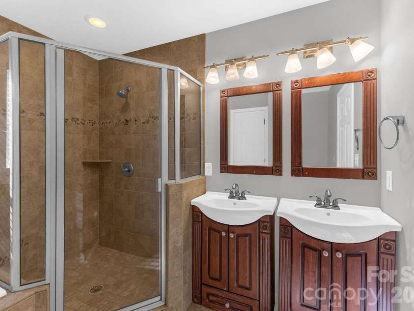 315 Glenn Bridge Road, Arden, NC 28704.  MLS# CAR4343815, YatesRealty ID 19239. 