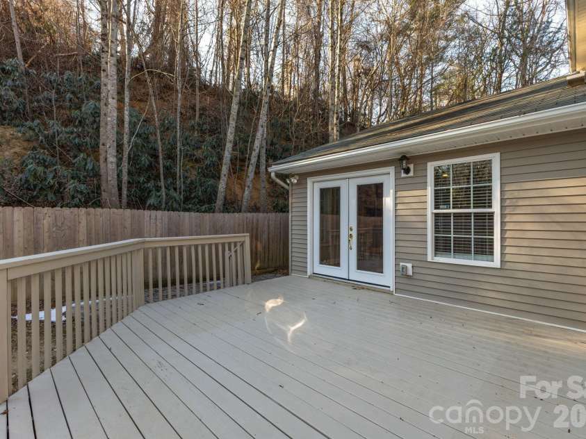 315 Glenn Bridge Road, Arden, NC 28704.  MLS# CAR4343815, YatesRealty ID 19239. 
