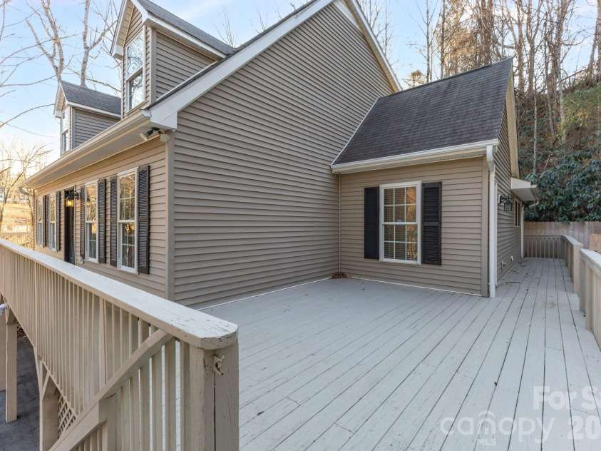 315 Glenn Bridge Road, Arden, NC 28704.  MLS# CAR4343815, YatesRealty ID 19239. 