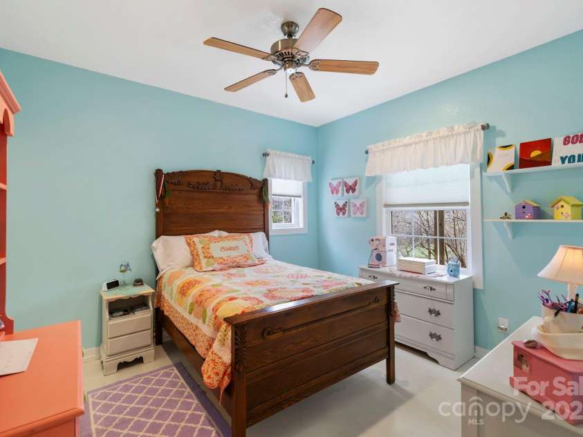 50 Honey Mountain Lane, Lake Toxaway, NC 28747.  MLS# CAR4243898, YatesRealty ID 19239. 