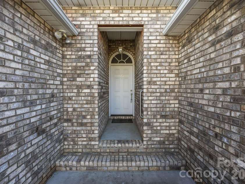 115 Birkdale Drive, Salisbury, NC 28144.  MLS# CAR4334479, YatesRealty ID 1924. 