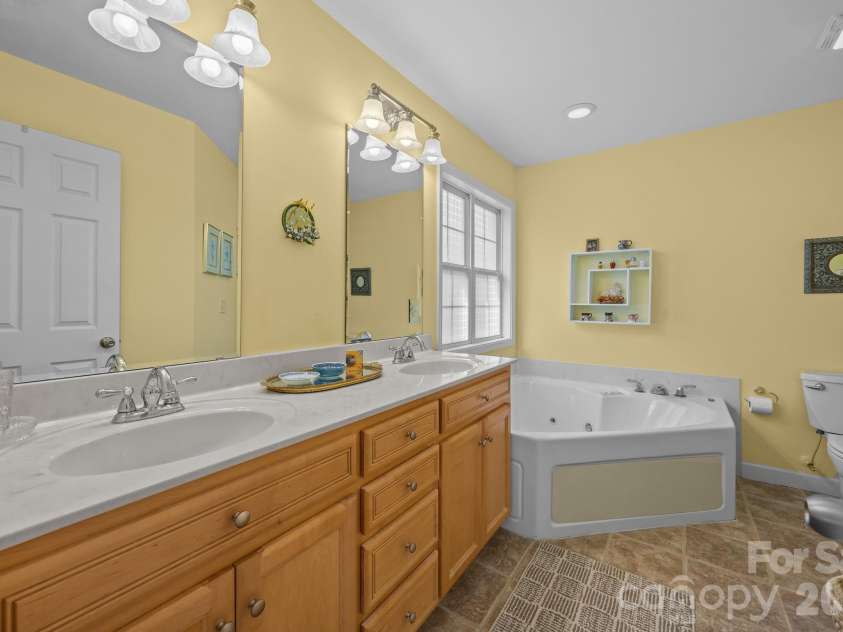 115 Birkdale Drive, Salisbury, NC 28144.  MLS# CAR4334479, YatesRealty ID 1924. 