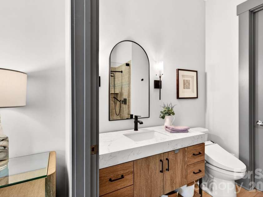 42 Schenck Parkway, Asheville, NC 28803.  MLS# CAR4377508, YatesRealty ID 1924. #1 Ensuite bath