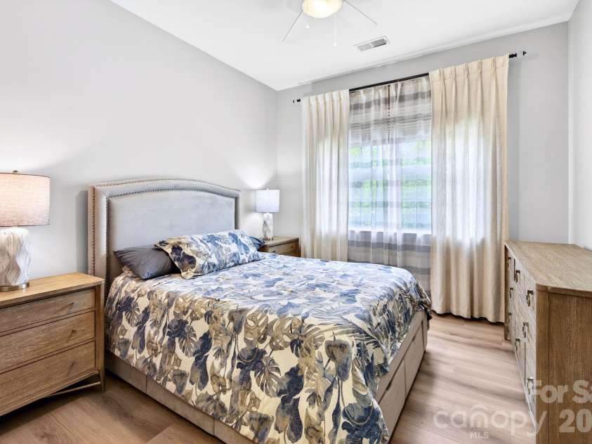 42 Schenck Parkway, Asheville, NC 28803.  MLS# CAR4377508, YatesRealty ID 1924. #1 Primary Bedroom with an Ensuite Bathroom