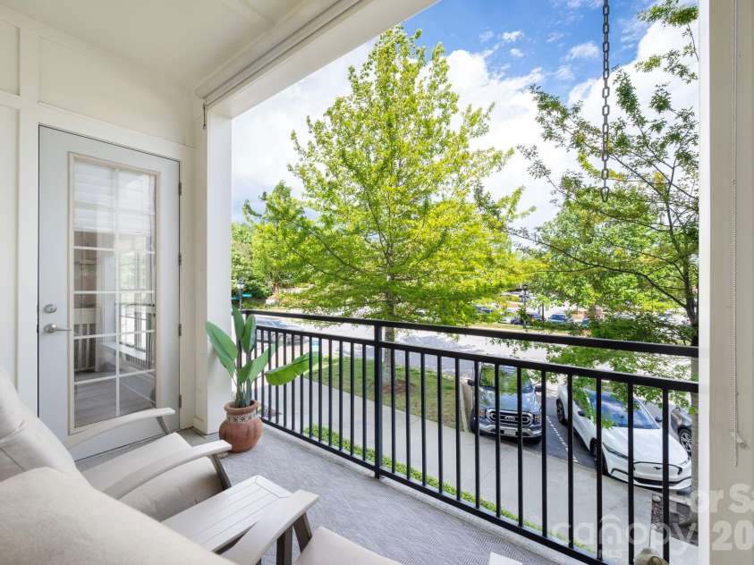 42 Schenck Parkway, Asheville, NC 28803.  MLS# CAR4377508, YatesRealty ID 1924. Covered balcony with two access points