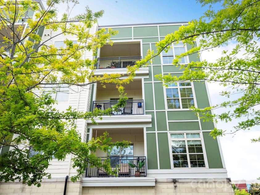 42 Schenck Parkway, Asheville, NC 28803.  MLS# CAR4377508, YatesRealty ID 1924. Exterior view of balcony
