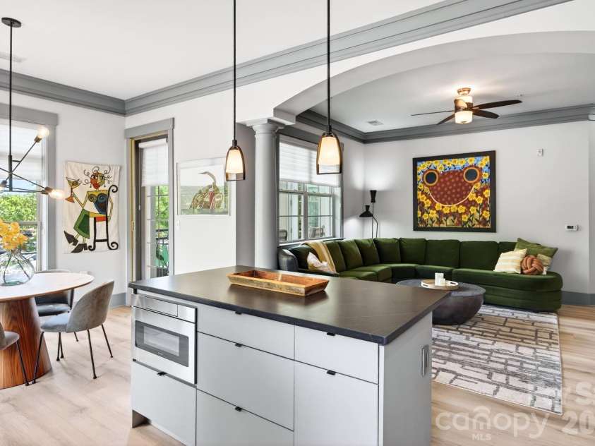 42 Schenck Parkway, Asheville, NC 28803.  MLS# CAR4377508, YatesRealty ID 1924. Open floorplan