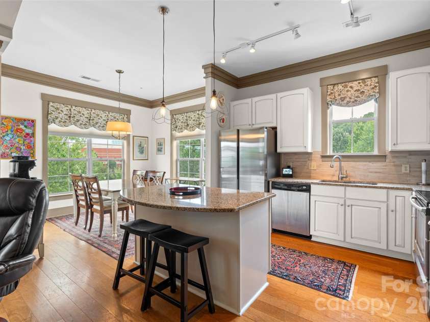 42 Schenck Parkway, Asheville, NC 28803.  MLS# CAR4413067, YatesRealty ID 1924. 