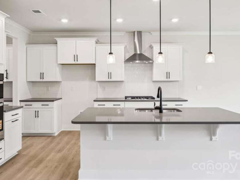 124 Fordingbridge Lane, Mooresville, NC 28115.  MLS# CAR4241204, YatesRealty ID 19244. 