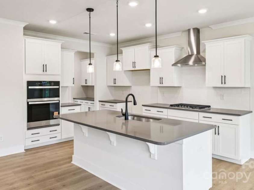 124 Fordingbridge Lane, Mooresville, NC 28115.  MLS# CAR4241204, YatesRealty ID 19244. 