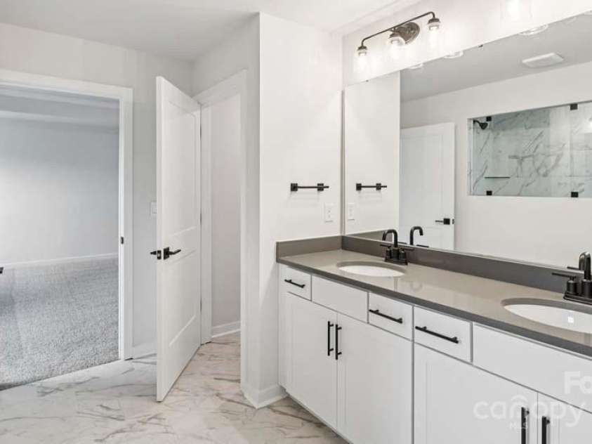 124 Fordingbridge Lane, Mooresville, NC 28115.  MLS# CAR4241204, YatesRealty ID 19244. 