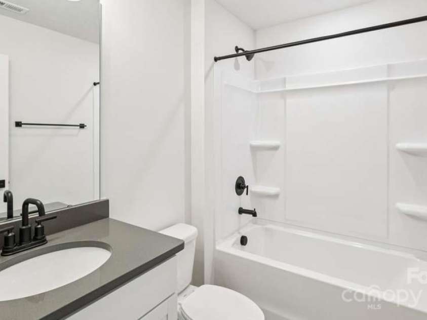 124 Fordingbridge Lane, Mooresville, NC 28115.  MLS# CAR4241204, YatesRealty ID 19244. 