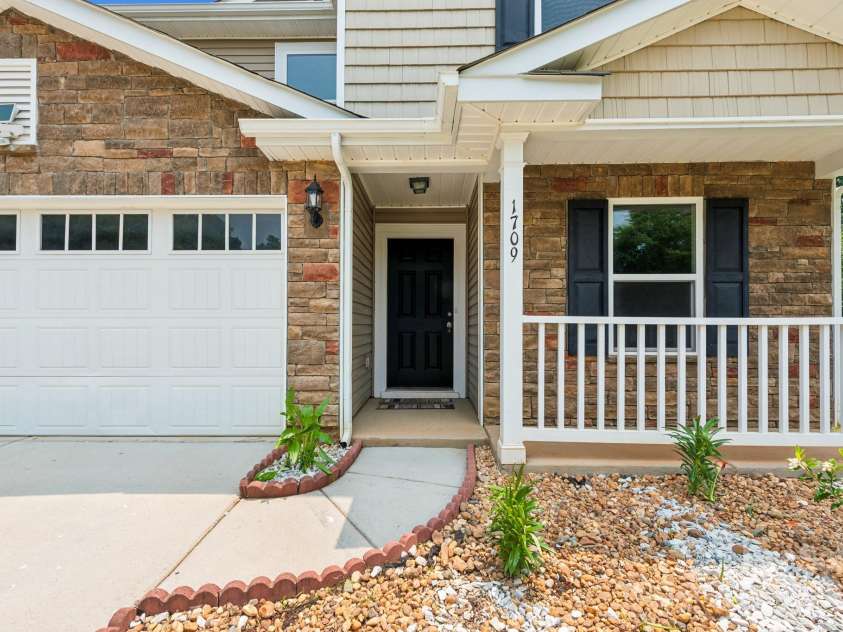 1709 White Willow Avenue, Gastonia, NC 28054.  MLS# CAR4266241, YatesRealty ID 19245. 