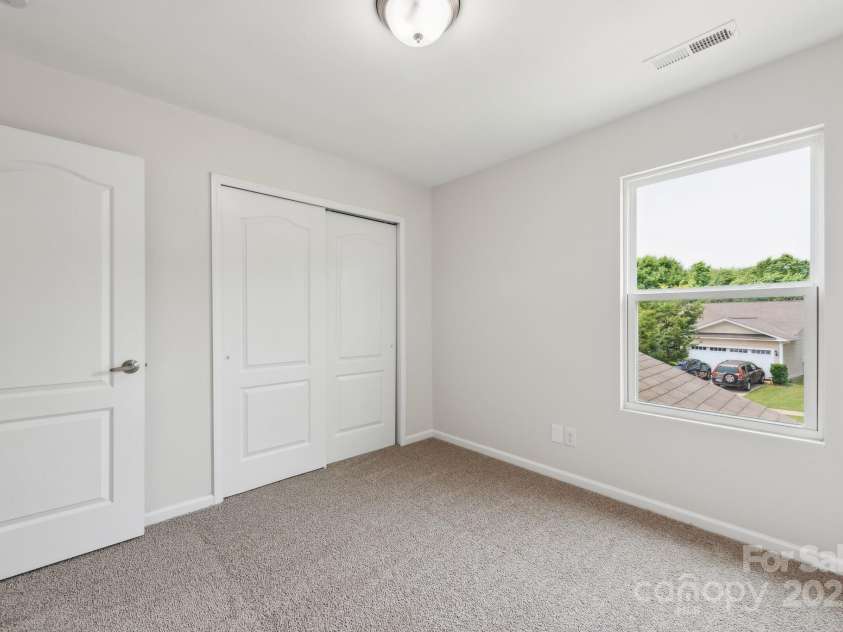 1709 White Willow Avenue, Gastonia, NC 28054.  MLS# CAR4266241, YatesRealty ID 19245. 