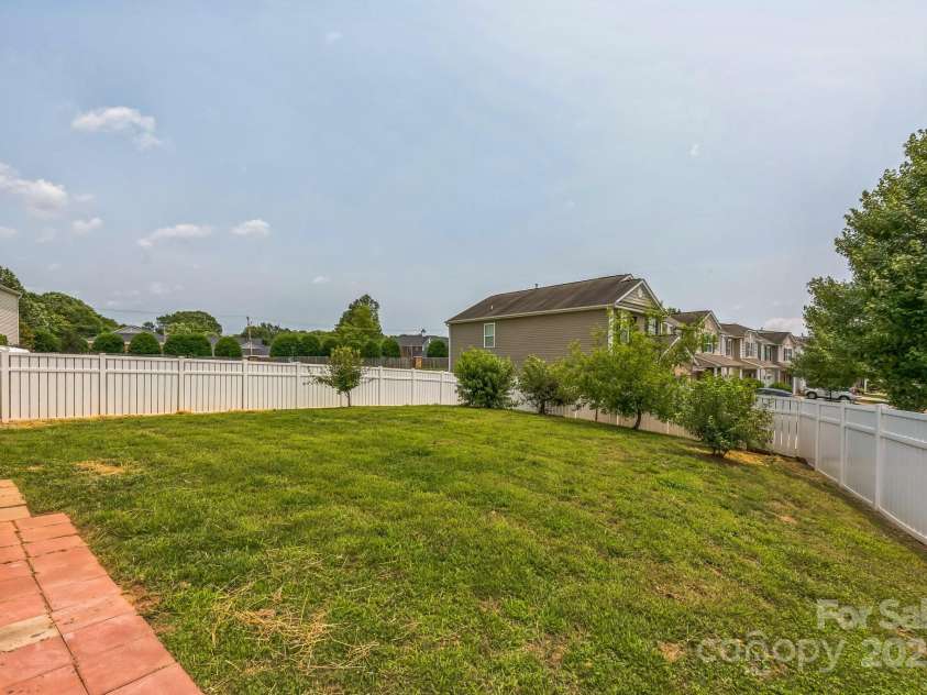 1709 White Willow Avenue, Gastonia, NC 28054.  MLS# CAR4266241, YatesRealty ID 19245. 