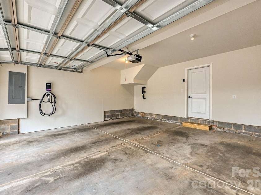 653 Uwharrie River Road, Charlotte, NC 28211.  MLS# CAR4377881, YatesRealty ID 19246. Freshly Painted Garage Interior 