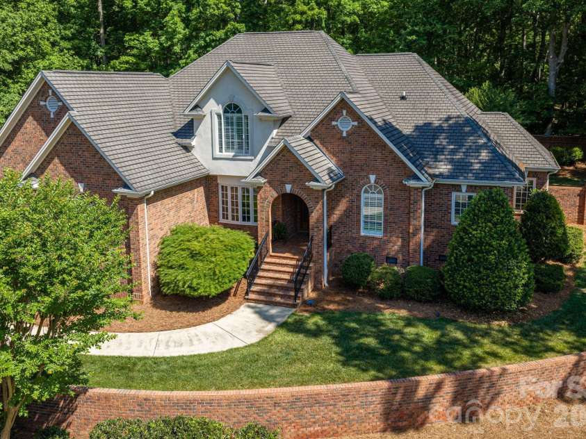 110 Elizabeth Court, Mount Holly, NC 28120.  MLS# CAR4373006, YatesRealty ID 19247. 