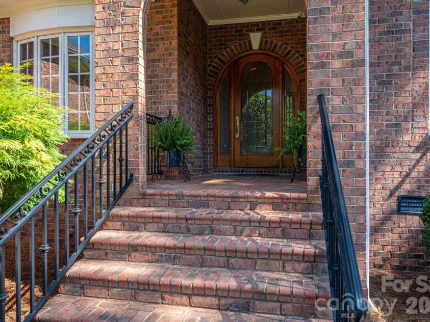 110 Elizabeth Court, Mount Holly, NC 28120.  MLS# CAR4373006, YatesRealty ID 19247. 