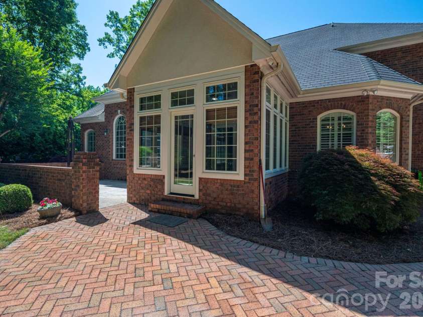 110 Elizabeth Court, Mount Holly, NC 28120.  MLS# CAR4373006, YatesRealty ID 19247. 