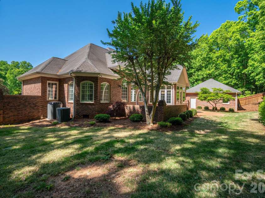 110 Elizabeth Court, Mount Holly, NC 28120.  MLS# CAR4373006, YatesRealty ID 19247. 