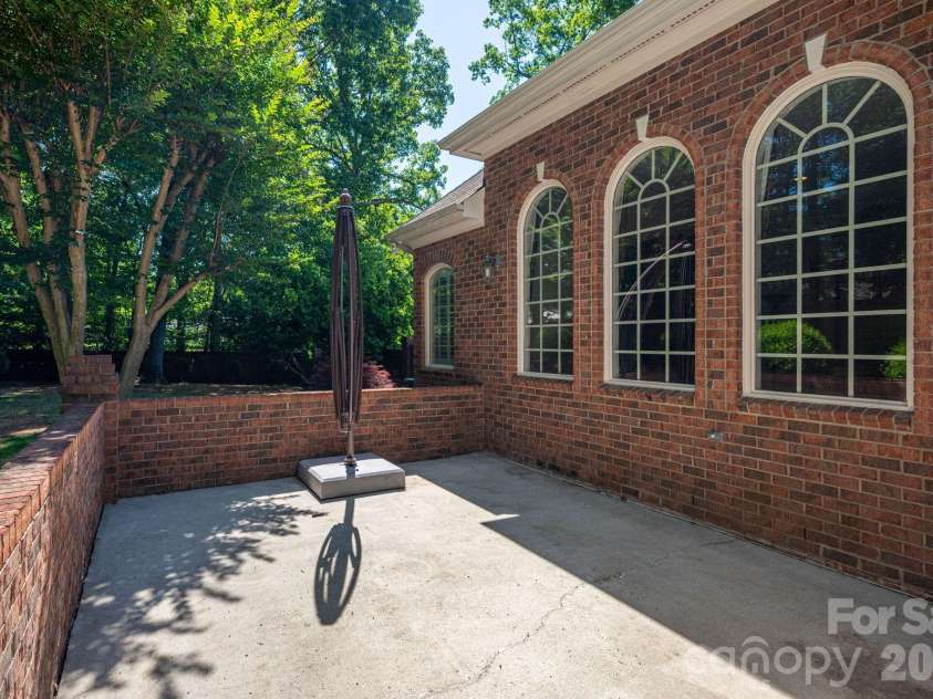 110 Elizabeth Court, Mount Holly, NC 28120.  MLS# CAR4373006, YatesRealty ID 19247. 