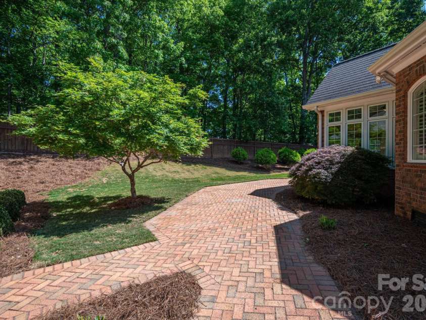 110 Elizabeth Court, Mount Holly, NC 28120.  MLS# CAR4373006, YatesRealty ID 19247. 