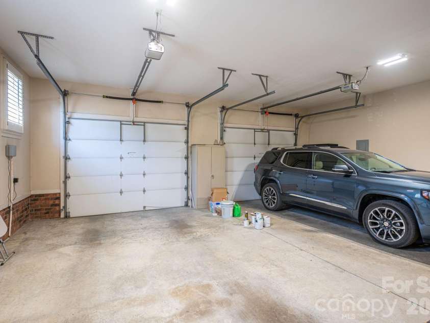110 Elizabeth Court, Mount Holly, NC 28120.  MLS# CAR4373006, YatesRealty ID 19247. 
