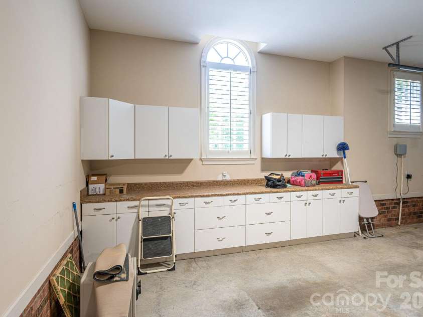 110 Elizabeth Court, Mount Holly, NC 28120.  MLS# CAR4373006, YatesRealty ID 19247. 