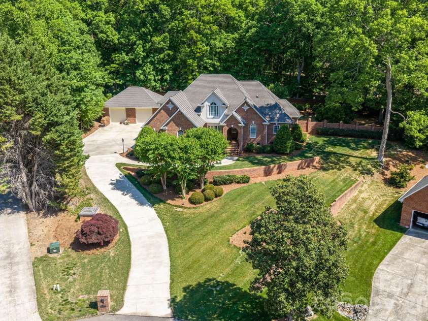 110 Elizabeth Court, Mount Holly, NC 28120.  MLS# CAR4373006, YatesRealty ID 19247. 
