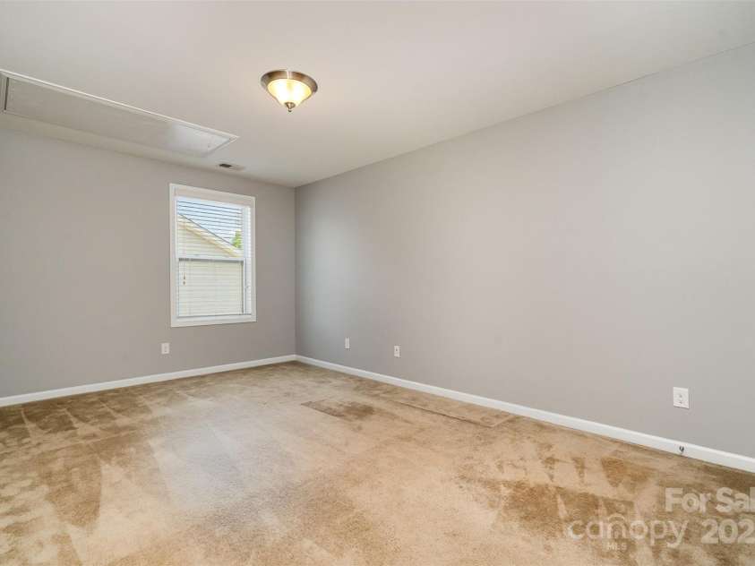 15807 Foreleigh Road, Huntersville, NC 28078.  MLS# CAR4252602, YatesRealty ID 19247. 