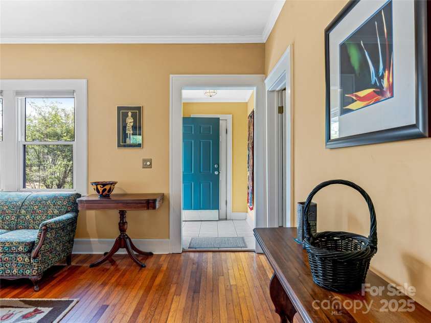 261 Murdock Avenue, Asheville, NC 28804.  MLS# CAR4260223, YatesRealty ID 19248. 