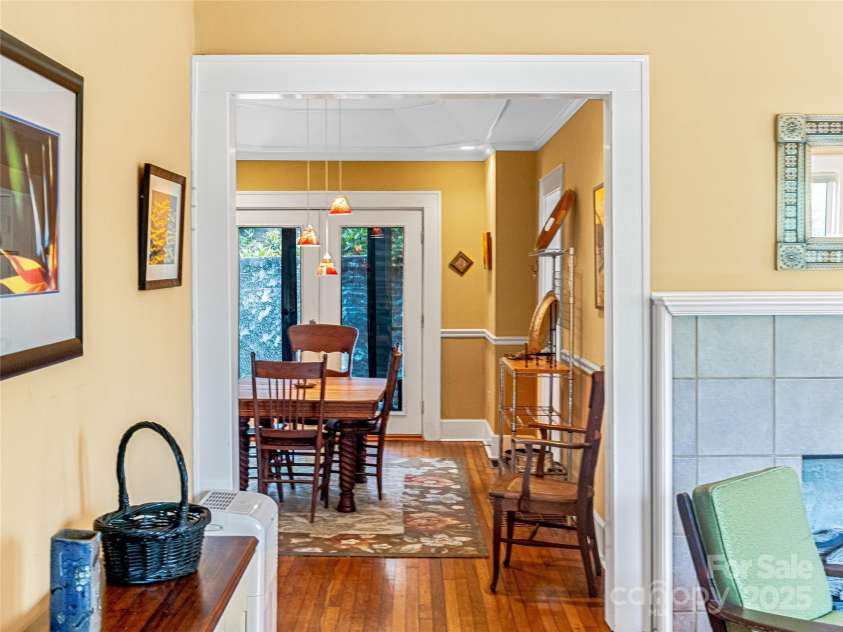 261 Murdock Avenue, Asheville, NC 28804.  MLS# CAR4260223, YatesRealty ID 19248. 