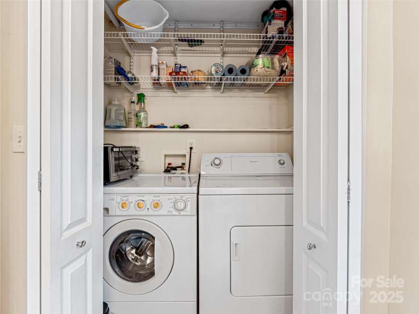 261 Murdock Avenue, Asheville, NC 28804.  MLS# CAR4260223, YatesRealty ID 19248. Laundry