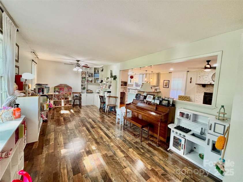 169 Greenbriar Drive, Forest City, NC 28043.  MLS# CAR4243924, YatesRealty ID 19249. 