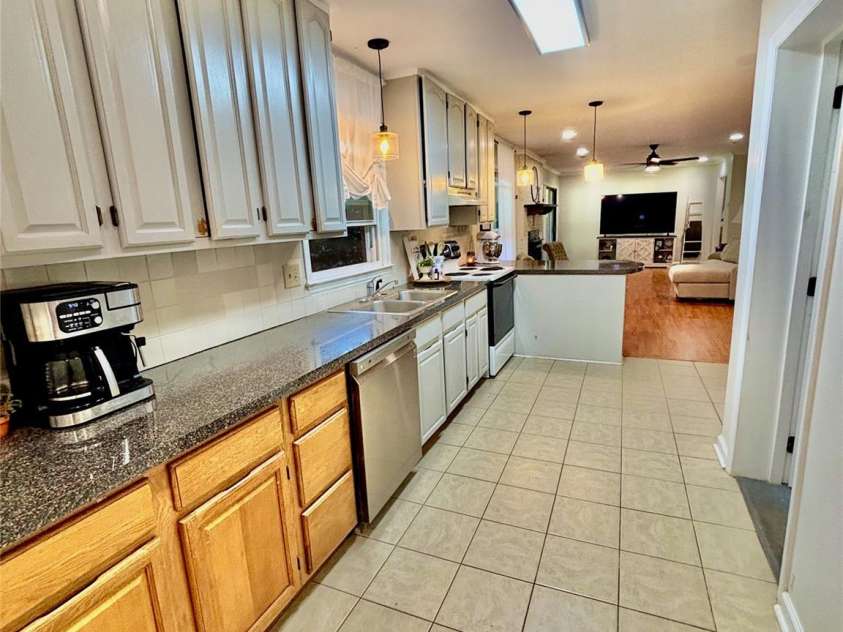 169 Greenbriar Drive, Forest City, NC 28043.  MLS# CAR4243924, YatesRealty ID 19249. 