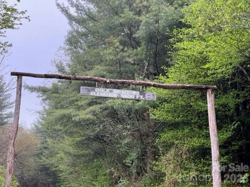 143 Daniel Boone Trail, Burnsville, NC 28714.  MLS# CAR4261449, YatesRealty ID 1925. Ogle Meadows: a splendid mountain secret hideaway