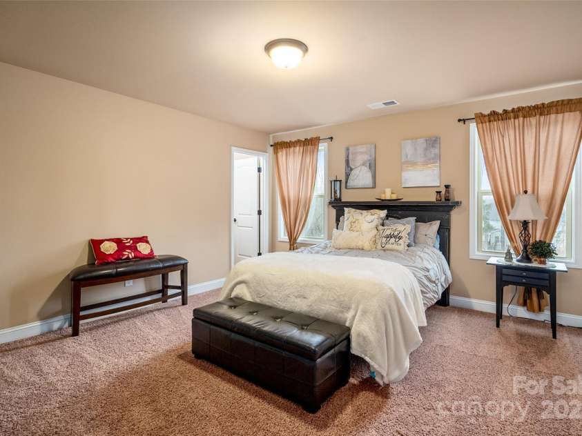 15309 Guthrie Drive, Huntersville, NC 28078.  MLS# CAR4223005, YatesRealty ID 1925. 1 of 2 bedrooms on Third floor