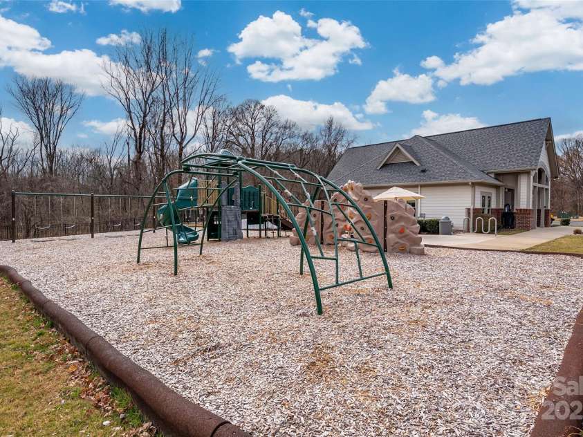 15309 Guthrie Drive, Huntersville, NC 28078.  MLS# CAR4223005, YatesRealty ID 1925. Community Playground