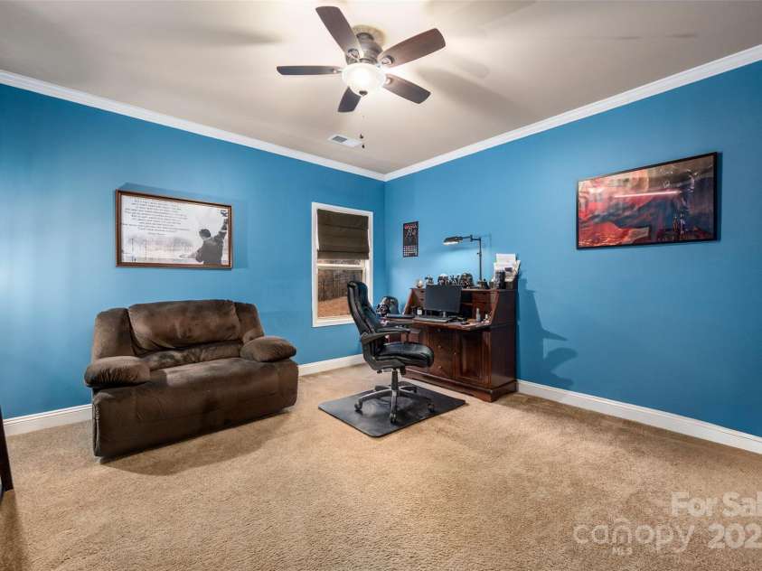 15309 Guthrie Drive, Huntersville, NC 28078.  MLS# CAR4223005, YatesRealty ID 1925. Main Floor Bedroom/Office