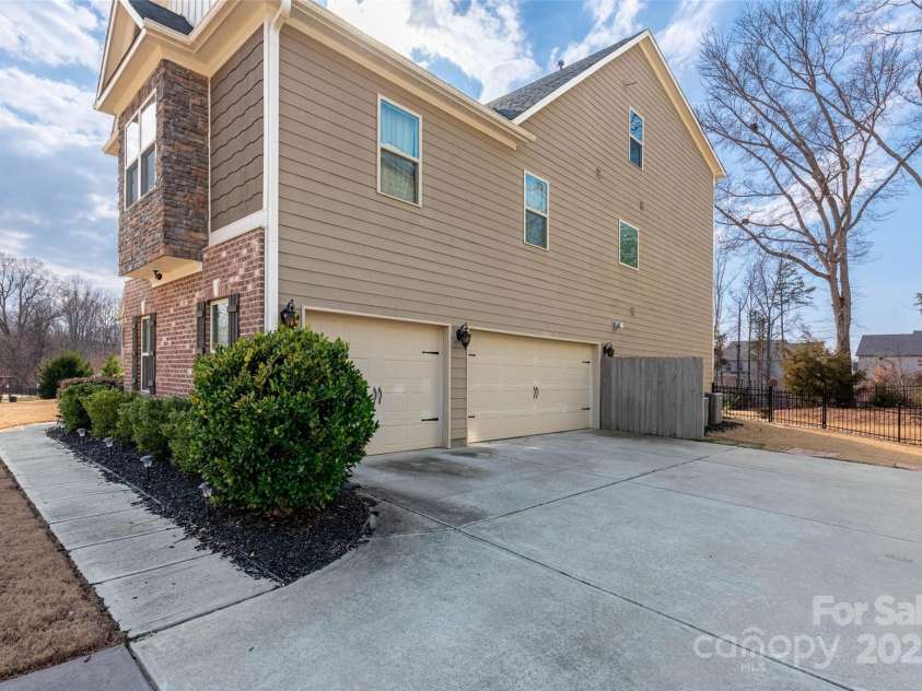 15309 Guthrie Drive, Huntersville, NC 28078.  MLS# CAR4223005, YatesRealty ID 1925. Side Elevation