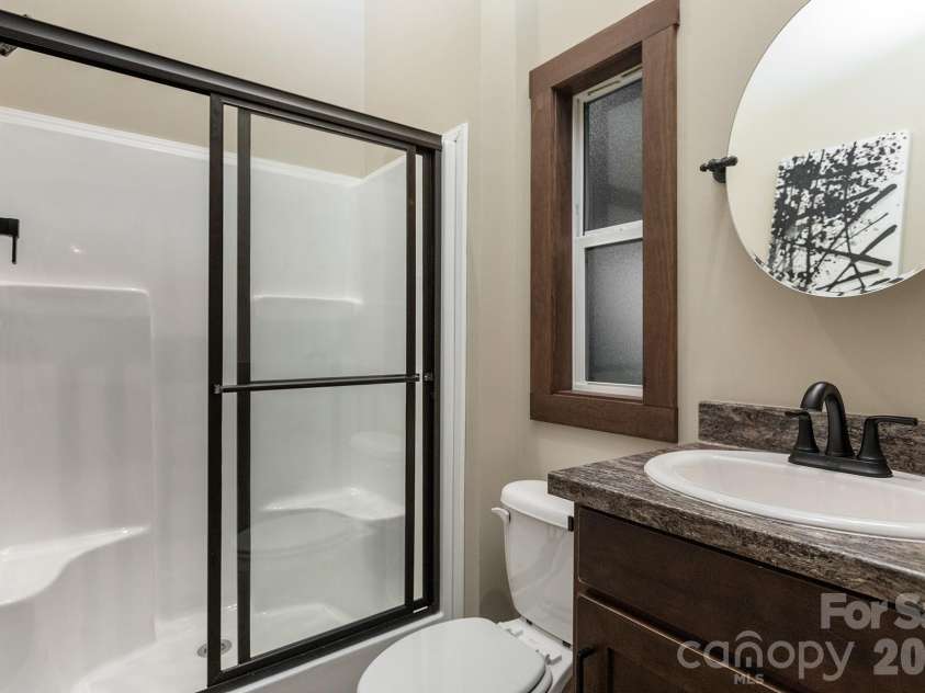 91 Getaway Lane, Maggie Valley, NC 28751.  MLS# CAR4378013, YatesRealty ID 19250. Bathroom