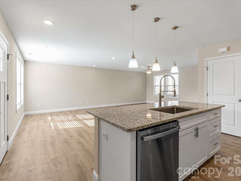 127 Hawthorne Drive, Brevard, NC 28712.  MLS# CAR4345432, YatesRealty ID 19251. 