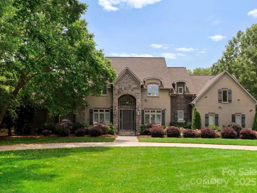 1108 Shinnecock Lane, Waxhaw, NC 28173.  MLS# CAR4267531, YatesRealty ID 19252. 