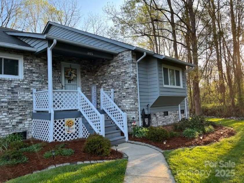 205 Wellington Hills Circle, Salisbury, NC 28147.  MLS# CAR4265156, YatesRealty ID 19253. 