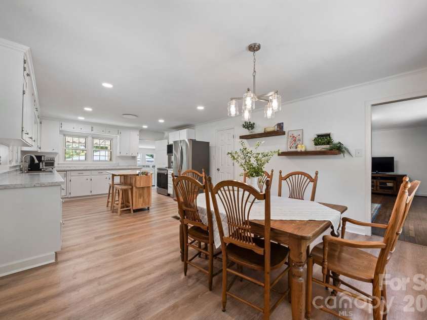 753 Carpenter Avenue, Mooresville, NC 28115.  MLS# CAR4377158, YatesRealty ID 19253. 