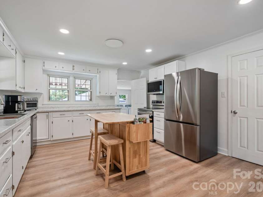 753 Carpenter Avenue, Mooresville, NC 28115.  MLS# CAR4377158, YatesRealty ID 19253. 