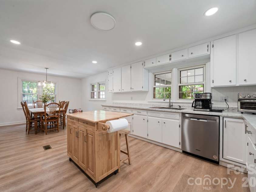 753 Carpenter Avenue, Mooresville, NC 28115.  MLS# CAR4377158, YatesRealty ID 19253. 