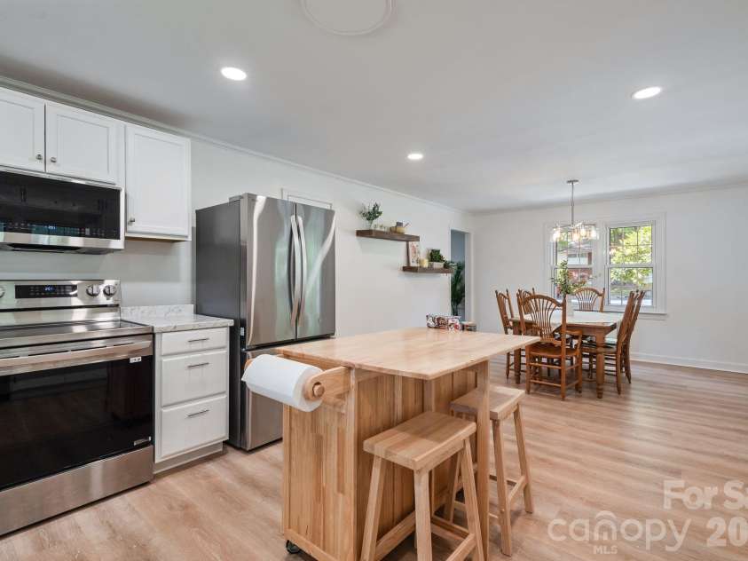 753 Carpenter Avenue, Mooresville, NC 28115.  MLS# CAR4377158, YatesRealty ID 19253. 